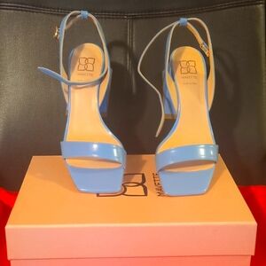 NWT MAVETTE DECO DEA SANDAL